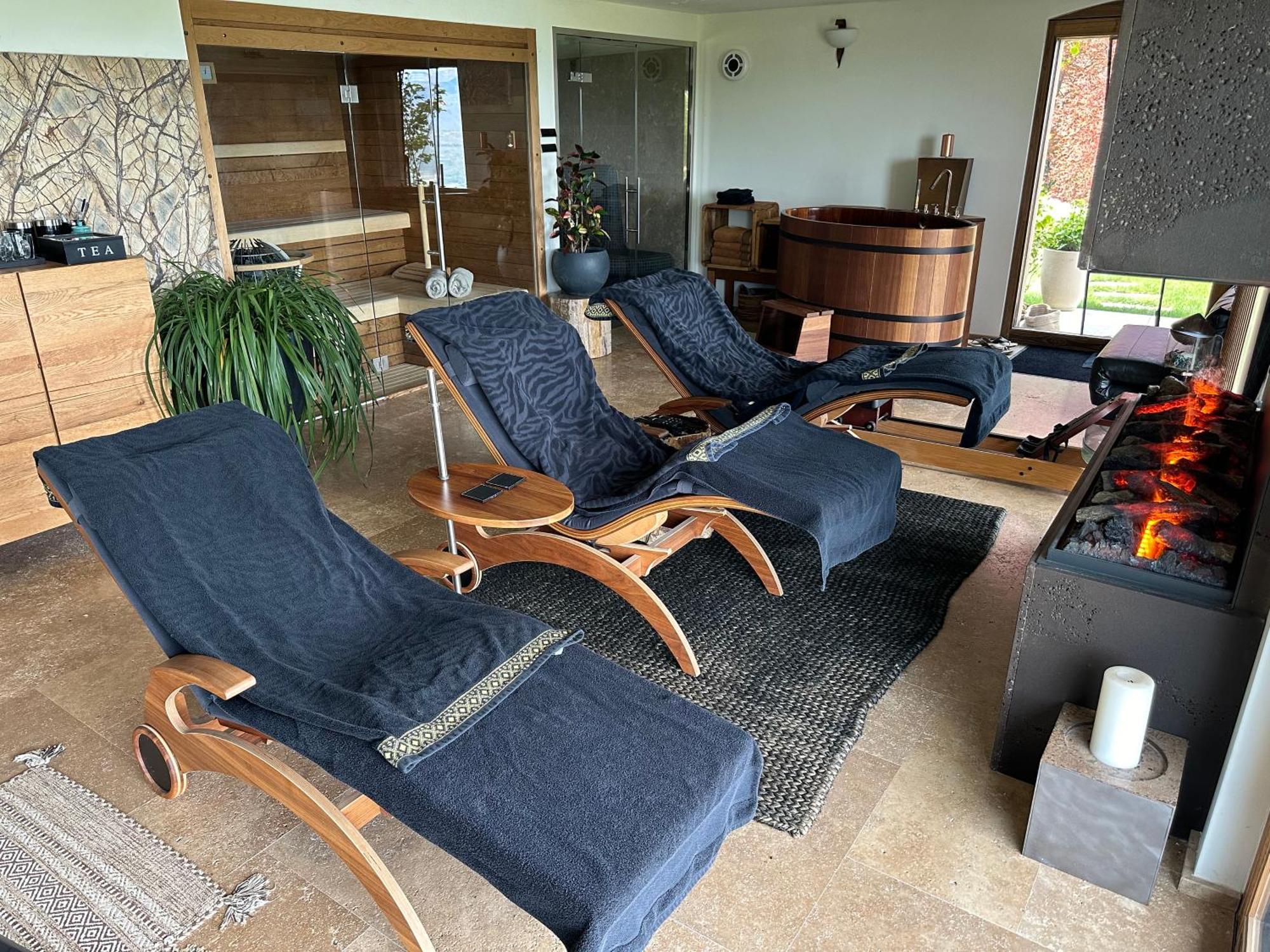 סטרסה Private Luxury Spa & Silence Retreat With Spectacular View Over The Lake Maggiore מראה חיצוני תמונה